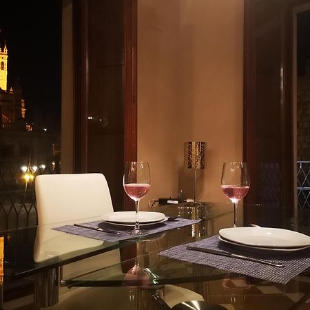 Luxury Apartment With Views To Alcazar, Cathedral And Giralda. Seville Exterior photo