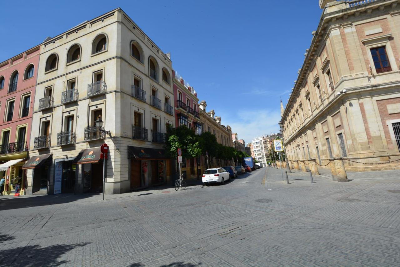 Luxury Apartment With Views To Alcazar, Cathedral And Giralda. Seville Exterior photo