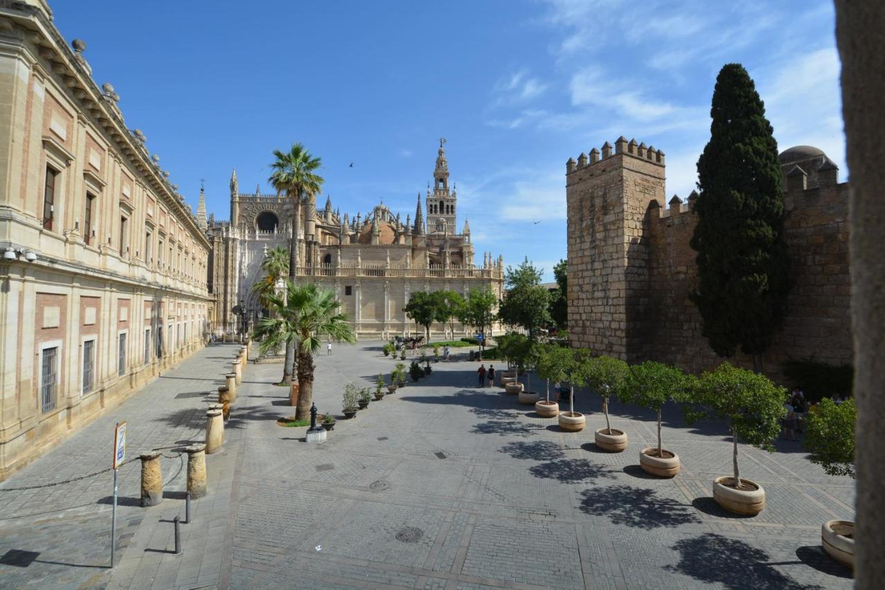 Luxury Apartment With Views To Alcazar, Cathedral And Giralda. Seville Exterior photo