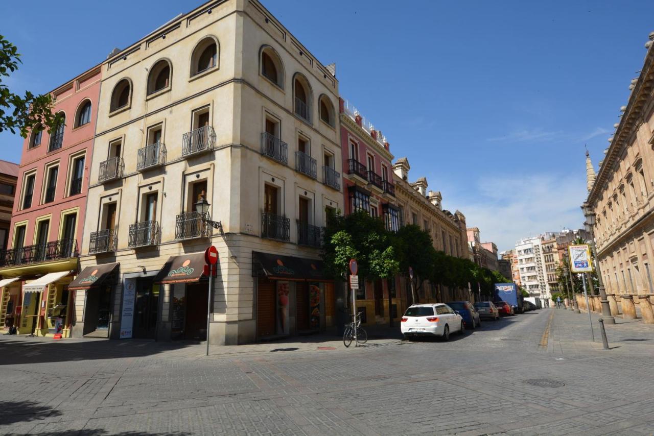 Luxury Apartment With Views To Alcazar, Cathedral And Giralda. Seville Exterior photo