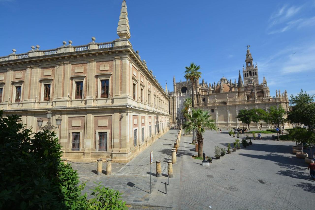 Luxury Apartment With Views To Alcazar, Cathedral And Giralda. Seville Exterior photo