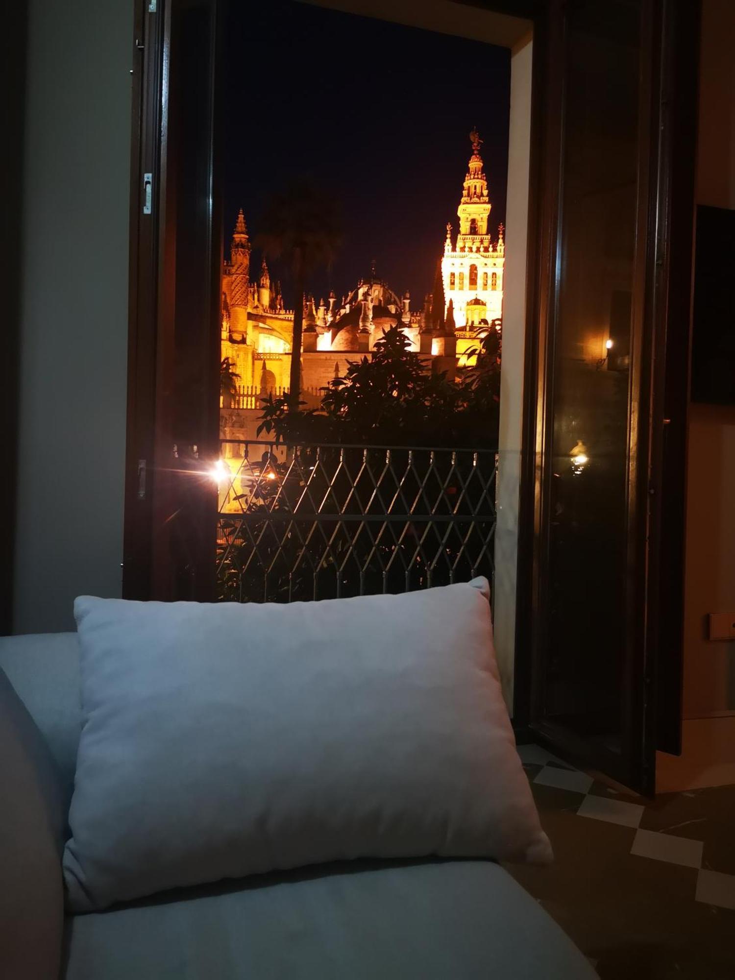 Luxury Apartment With Views To Alcazar, Cathedral And Giralda. Seville Exterior photo